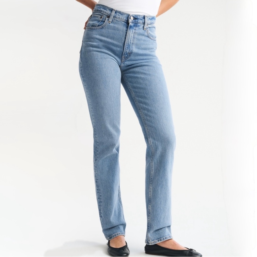 Abercrombie & Fitch The 90s Straight Ultra High Rise Jeans Medium 26s